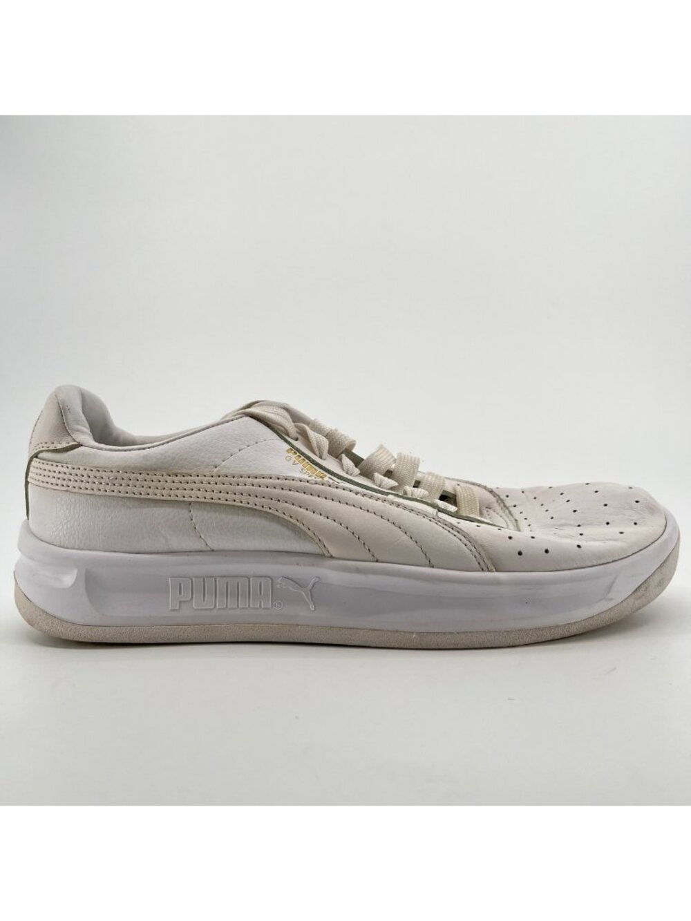 Puma GV Special Plus Mens Size 9 White Athletic Leather Walking Shoes Sneakers